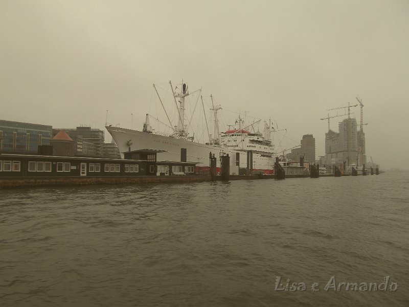 amburgo-giro in barca626.JPG